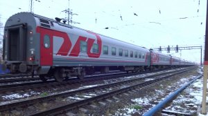Электровоз ЭП1М-504 с пассажирским поездом прибывает на станцию Нижний Новгород Московский