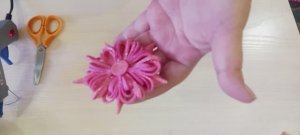 Очень красивая новогодняя снежинка из фоамирана своими руками