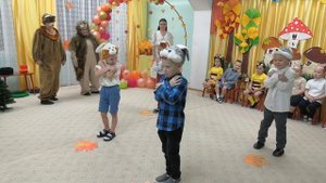 Осенний утренник в старшей группе "Как Ёжик и Медвежонок Осень искали"
