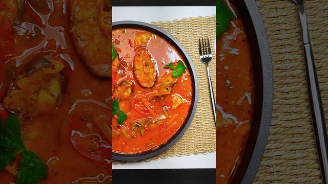 Тушеная рыба с томатами по-сицилийски.