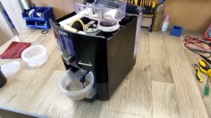 Кофемашина Krups. Необходимо наполнить аппарат