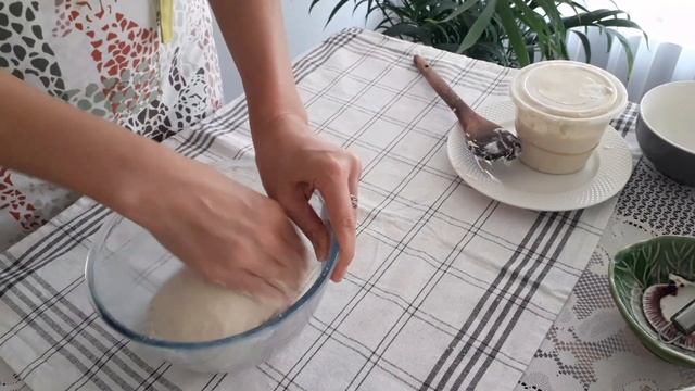Деревенская пшеничная буханка на закваске