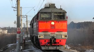 2ТЭ116К-1114 с грузовым поездом следует через о.п. Ботаническая