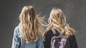 Миф развенчан: блондинки оказались умнее брюнеток