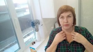 Пробежались по базару, дали в подарок подвеску. Засолила скумбрию новым способом.