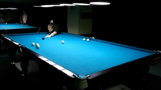 Русский бильярд - сыграть 15 шаров с заключительным на центре стола смотреть онлайн