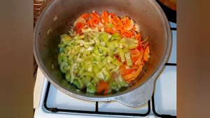 Баклажаннан қысқа салат дайындаймыз.САЛАТ ИЗ БАКЛАЖАНОВ,ПЕРЦА,МОРКОВИ,ЛУКА ПОМИДОРОВ НА ЗИМУ