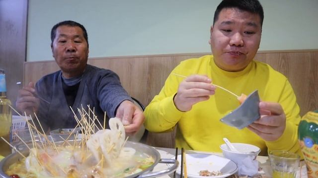 扬州咸货火锅的天花板，咸鸡咸排骨做锅底，又鲜又香吃嗨了！【胖三疯】