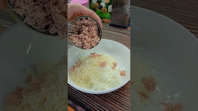 3 яйца и закуска на Новый год с рыбной консервы готова