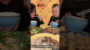 китайцы едят на камеру