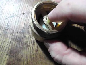 переделка  обратного клапана под запорный для гидротарана