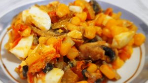 Грибной салат с курицей и кукурузой