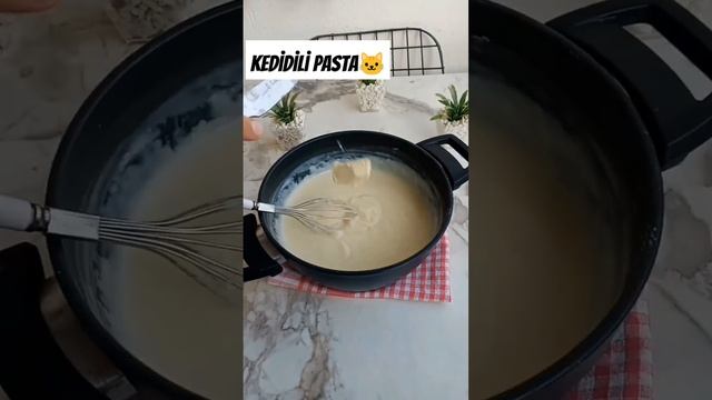 Borcamda Kedidili Pasta 🐱 #cookwithesss #kesfet #recipe #short #pasta #kedidilipasta #cakes #desser