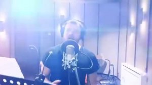 Российские артисты в песне поддержали врачей