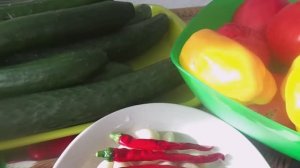 Приготовление на зиму домашнего очень вкусного салата тещин язык из огурцов без стерилизации.