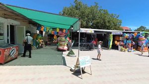 Кирилловка! Нашли рынок в центре села и идём покупать фрукты