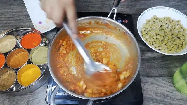 GREEN PEAS CURRY | PACHAI PATTANI CURRY  | MATAR GRAVY | SALMAZ KITCHEN