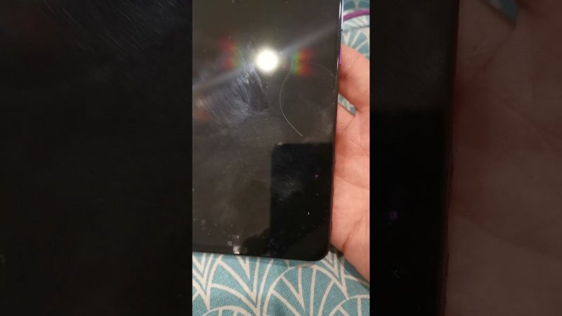 определить за 3 секунды оригинальный или нет дисплей на Huawei Mate 20