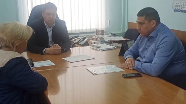 И снова о карьерах. Староста деревень Храпки и Грибаново на приеме у Ильи Букалова
