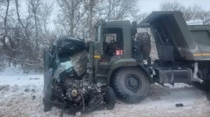 «КАМАЗ выехал на встречку». Трое человек погибли в тройном ДТП в брянской области.