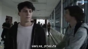 Сначала издевался, а потом влюбился💜