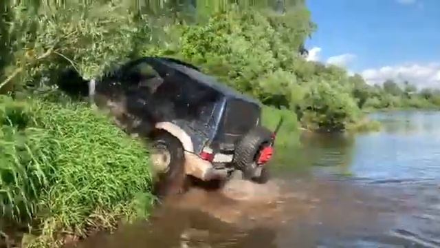 Pajero2 leaving the river смотреть онлайн