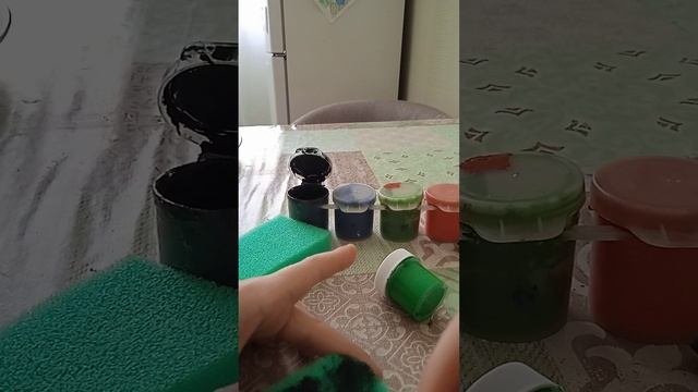 я делаю крипера из губки и краски. #крипер #криперсвоимируками