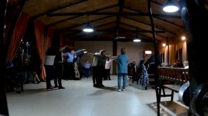 ЖИВЕМ В ДЕРЕВНЕ!!1 МАЯ!!ВСЕ ОТДЫХАЮТ,А МЫ РАБОТАЕМ НА БАНКЕТЕ!!!Деревенский влог