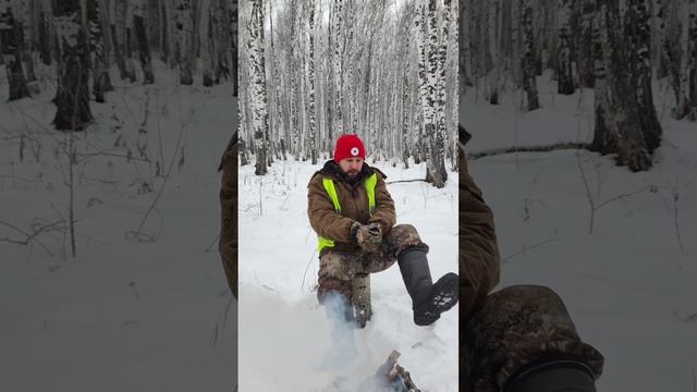 Рысь напала на охотника