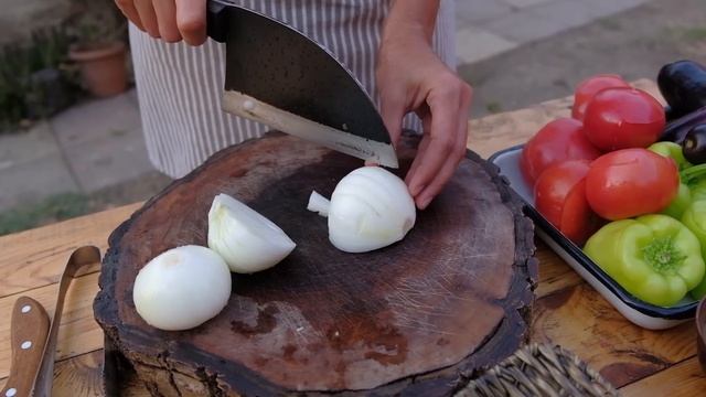 Ənənəvi Azərbaycan Yeməyi  - Badımcan, bibər və Pomidor Dolması