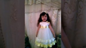 Сабрина рассказывает сказку про "Муху Цыкатуху"