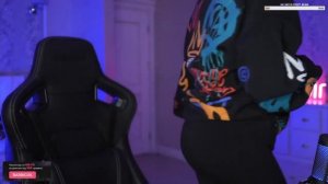 УФФ КАКАЯ У НЕЁ ЖОПА   БАРБИ ГЕРЛ