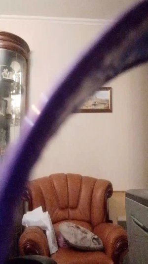 отвечаю на вопросы в чате и просто общаюсь