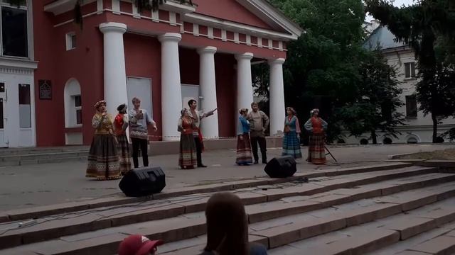 "В лесу канарейка" смотреть онлайн