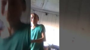 Плюнул на себя