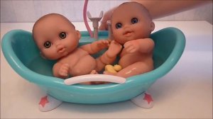 "Swimming Dolls. Куклы купаются"