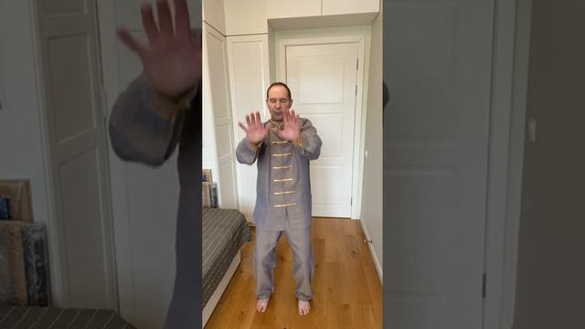 Все думают, что фитнес помогает худеть,