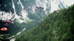 Крылатый костюм или летающий человек (Wingsuit - Вингсьют)