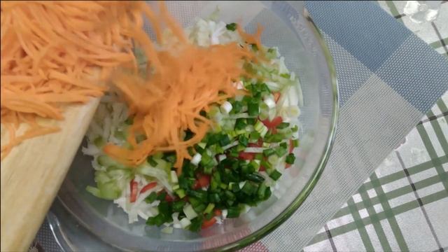 Супер вкусный витаминный салат за 5 минут. Рецепт привезла из Турции.