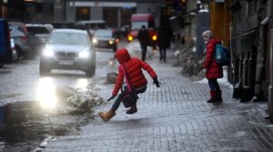 Россиян предупредили об опасных погодных явлениях в некоторых регионах