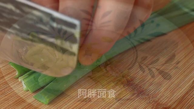 西红柿炒蛋营养做法，从不先炒鸡蛋，用油特别少，整盘菜鲜嫩好吃【阿胖面食】