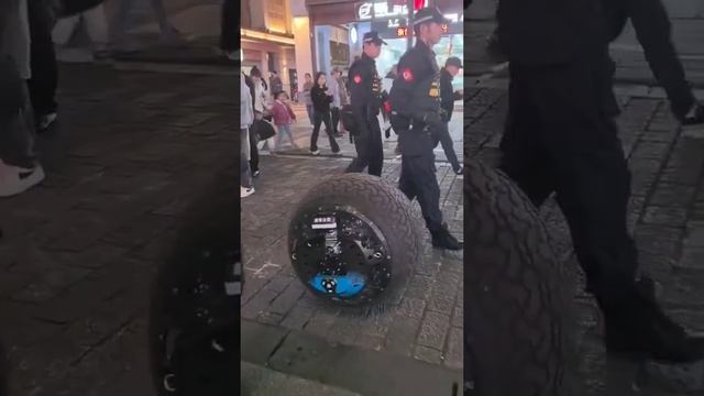 Робот-полицейский