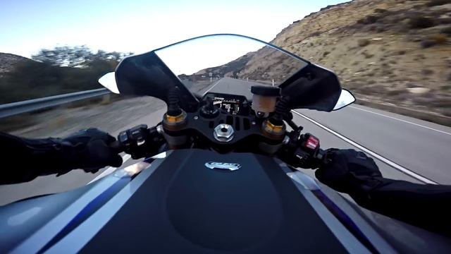 Yamaha R1m Sound & Vision Test Akrapovic Exhaust