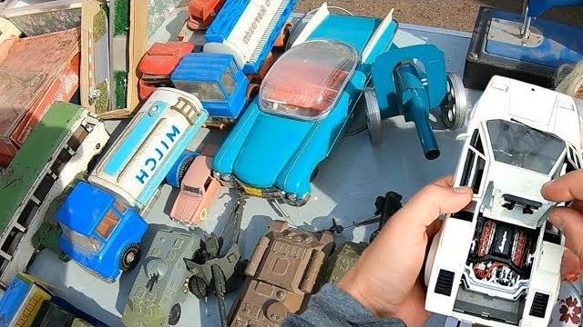 Куча МОДЕЛЕЙ на барахолке. Обзор товаров и торги на барахолке Санкт-Петербурга