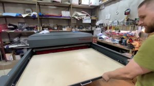 Вплавление металлической сетки в пластиковую основу на термопрессе THOR 151 ULTRA HEAT