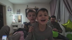 Побаловались с гелием из шариков. Шерри нервничает