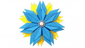 Как легко и быстро сделать снежинку из бумаги за 5 минут [Поделки на Новый год]