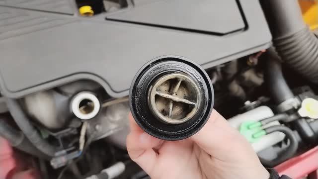 Как понять пробило ли прокладку ГБЦ и пошел ли антифриз в масло. смотреть онлайн