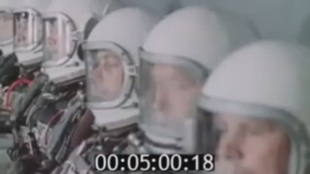 О парашютистах - испытателях. Маршрут на землю (1976)