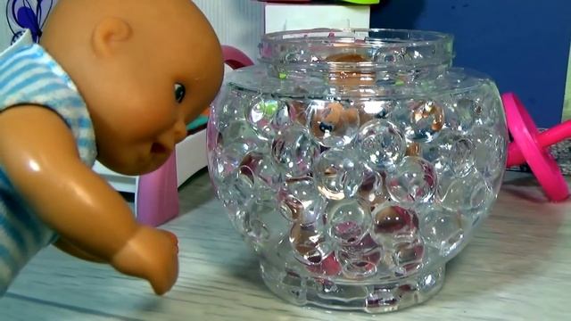 ЖЕЛЕЙНЫЙ МЕДВЕДЬ, НОВЫЙ БРАТИК! Веселая семейка Кати и Макса сборник смешных серий видео для детей